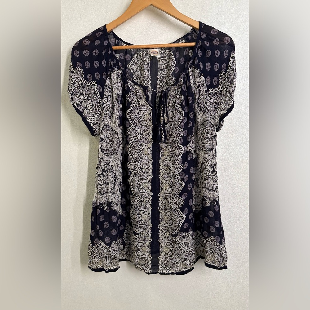 BILA Black & White Semi-Sheer Boho Blouse/Top. XL